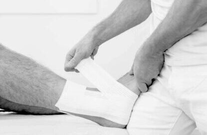 Le Strapping de genou permet de maintenir l'articulation après une lés